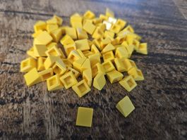 lego 54200 lot de 80 pièces Yellow Slope 30 1 x 1 x 2/3