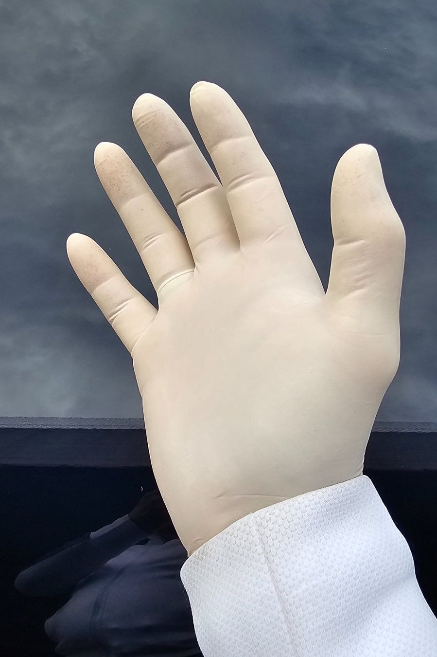 Handschuhe & Handstulpen: Latex Einweghandschuhe 1000 Stück Grösse M – Neu und originalverpackt aus Luzern von der 1