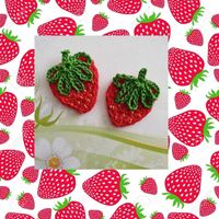 2 Süsse Erdbeeren gehäkelt 865