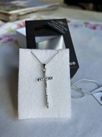 Kreuz mit Kettchen 