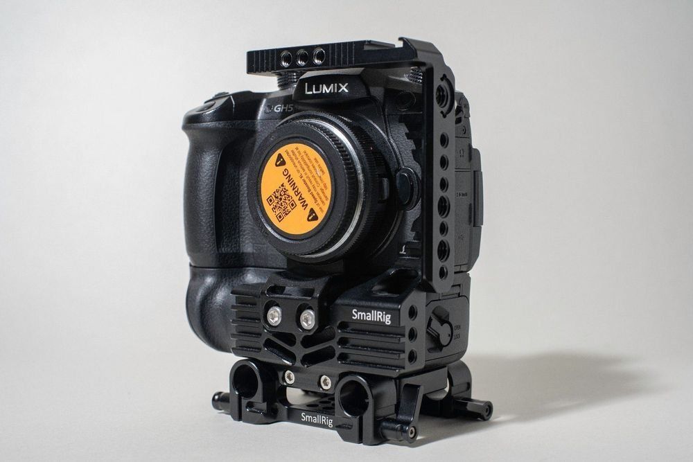 Panasonic Fotocamera: Lumix GH5 mit BG und Speedbooster – Usato da Lyss venduto da Prodified23