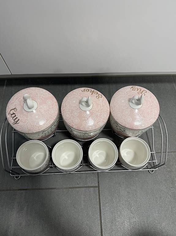 Behälter & Ähnliches: Vorratsdosen Set Keramik mit Deckel rosa – Gebraucht aus Oberglatt ZH von eve_6nj8