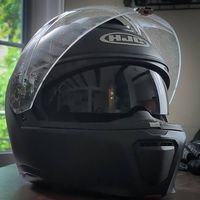 HJC Helm, Handschuhe & Rückenpanzer