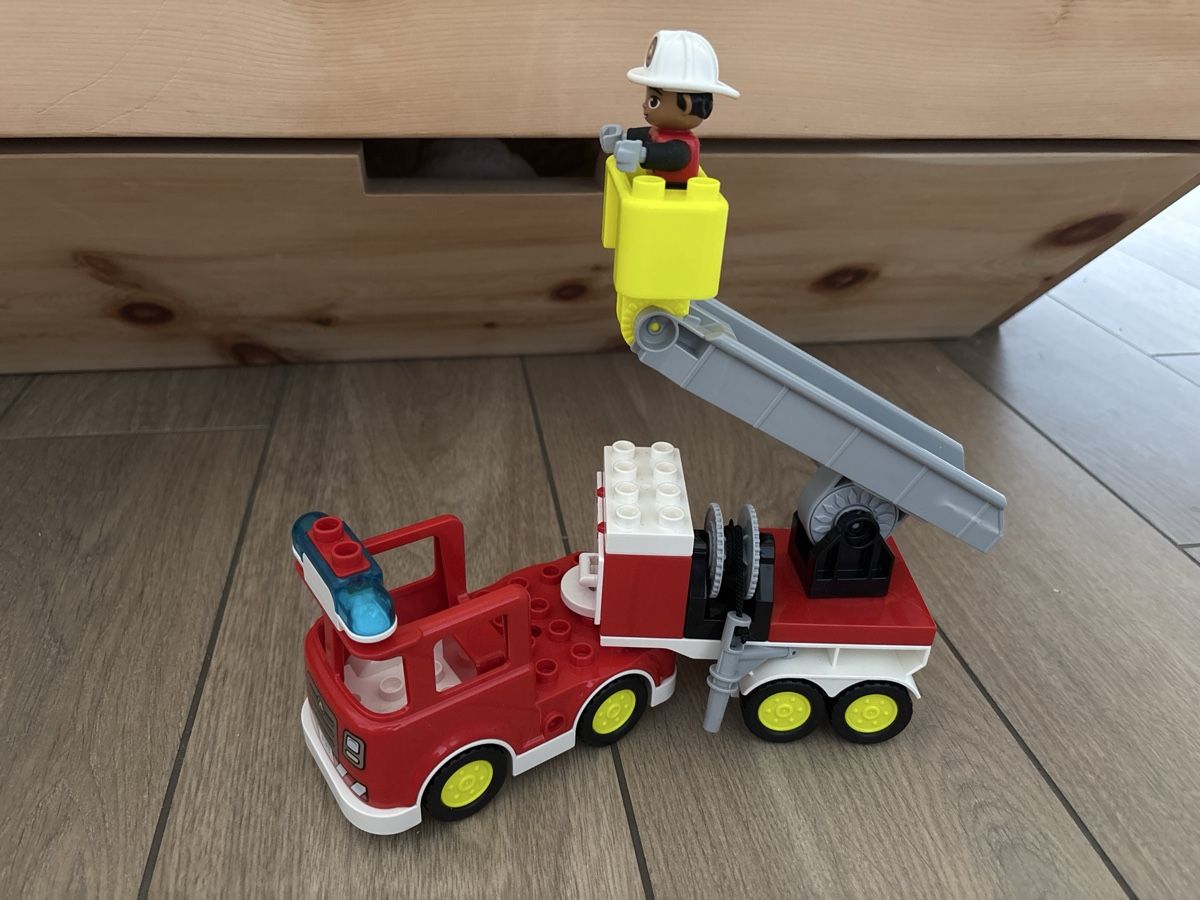 Lego Spielzeuge: Feuerwehrauto – Gebraucht aus Oberriet SG von melaja 1