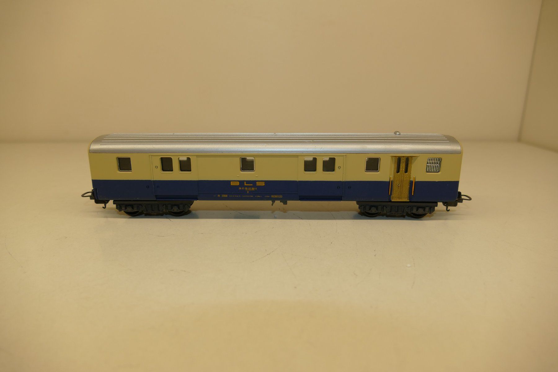 Lima Modellini di ferrovie: Lima H0: BLS Gepäckwagen – Usato da Niederhasli venduto da Flash32 1