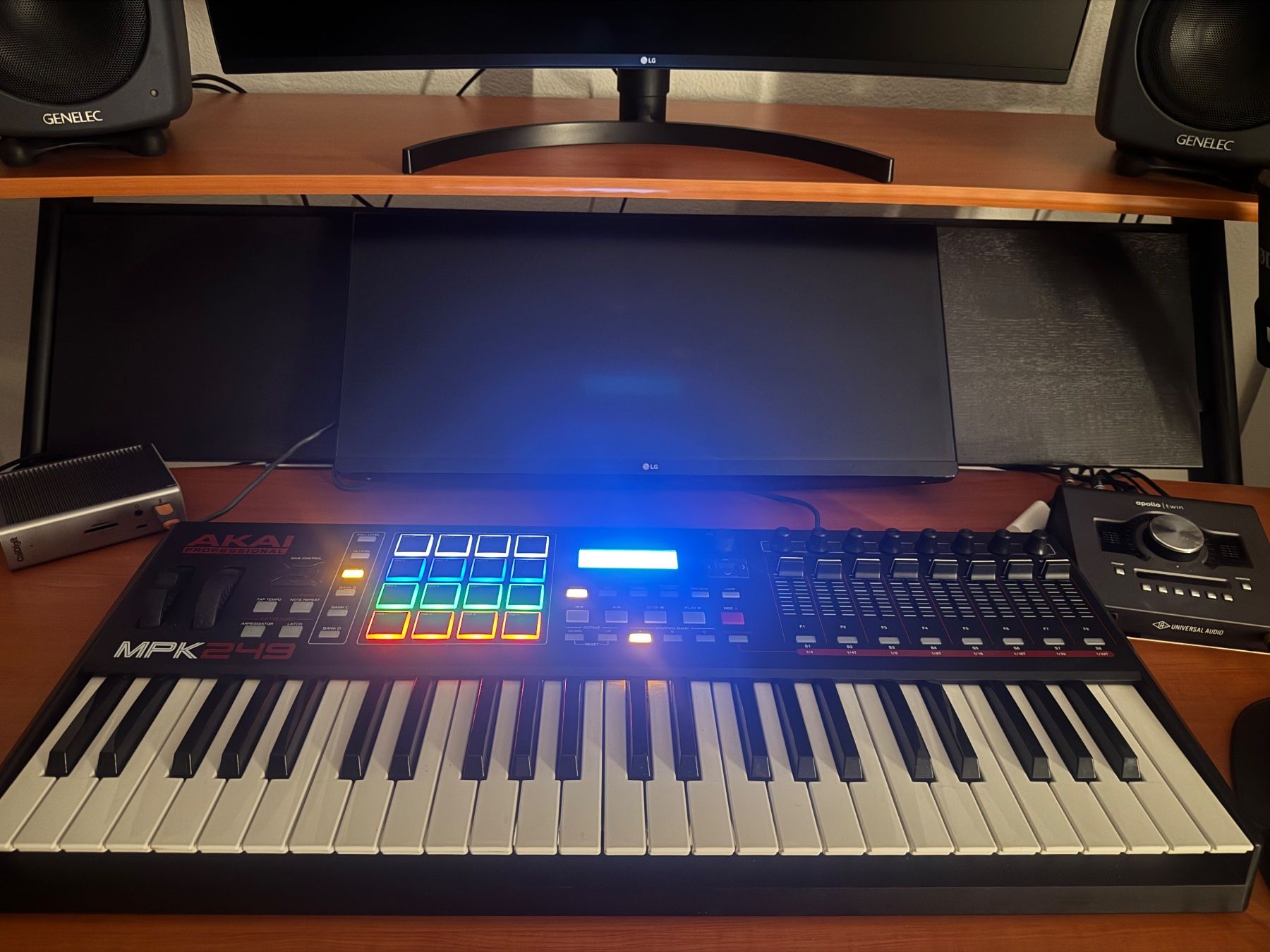 Akai Strumenti musicali: Akai MPK249, MIDI Keyboard Controller [Studio] – Usato da Thierrens venduto da madwave 1
