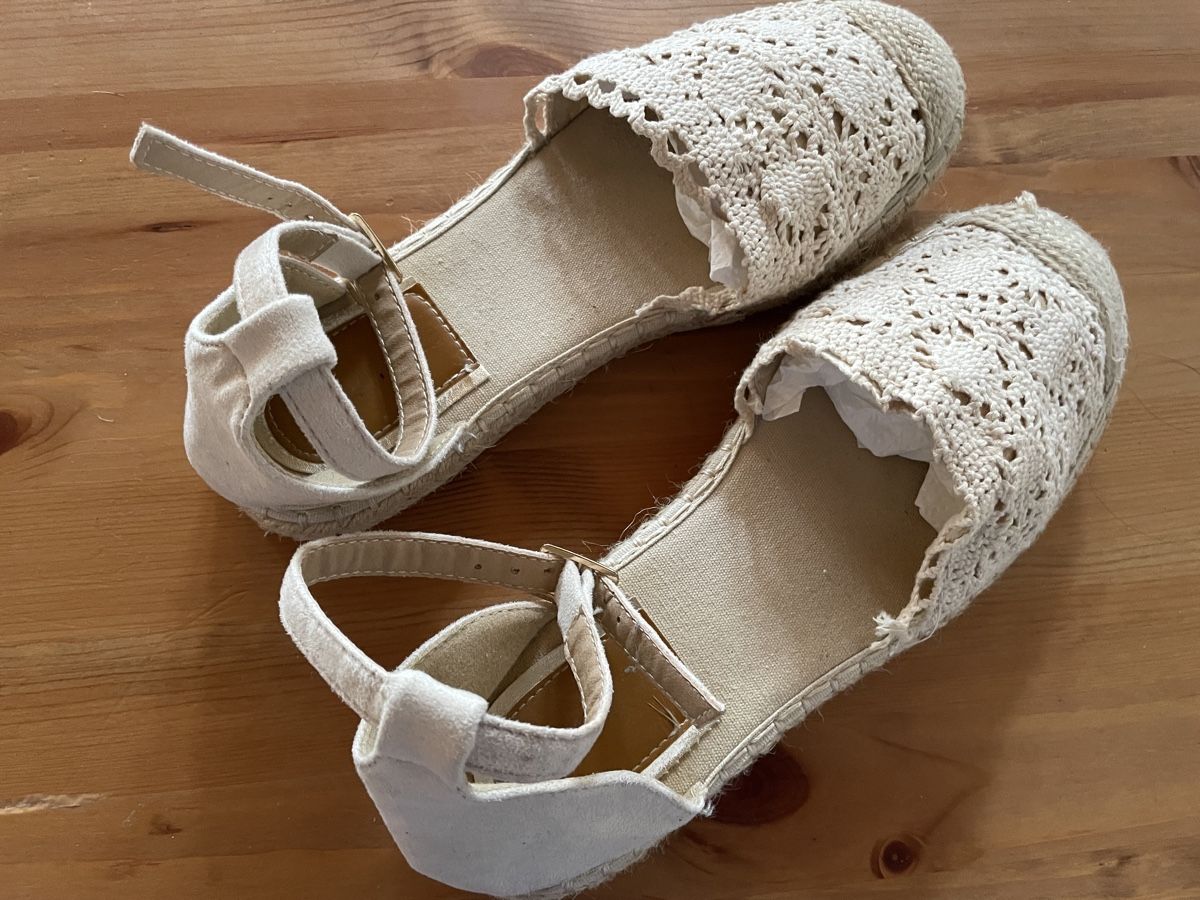 Scarpe da donna: Sandalen Gr. 38, Boho Style – Usato da Münsingen venduto da Secondhand89