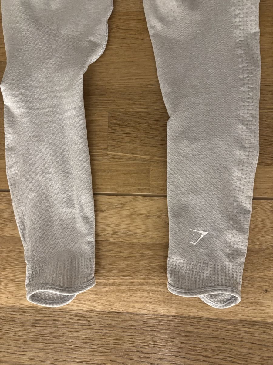 Gymshark Leggings: Gymshark Leggings hellgrau – Gebraucht aus Bern von Enaywi 4