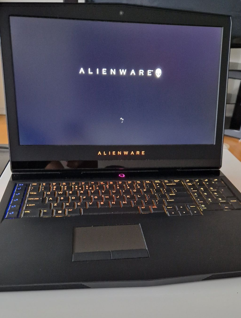 Alienware Notebooks: Alienware 17 R4 Gaming Laptop – Gebraucht aus Zug von