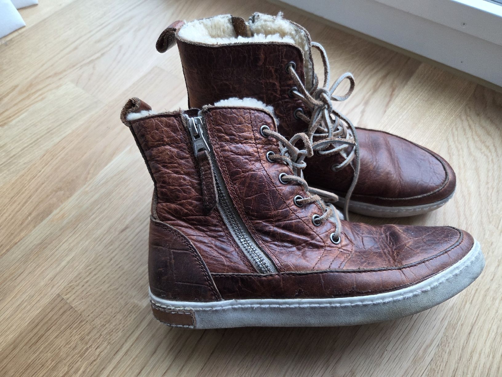 Chaussures femmes: Coole Winterschuhe aus Leder Gr. 37 – D'occasion à Kriens par ..stx.. 1