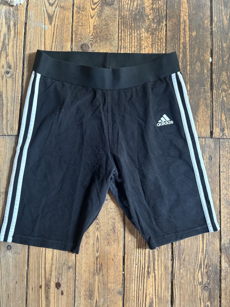 Adidas Pantaloni: Adidas bike shorts  – Usato da Zürich venduto da lea_jfy8