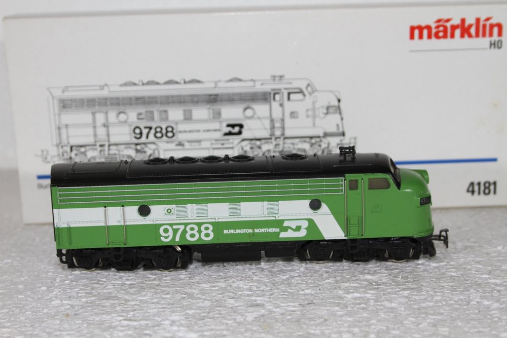 Locomotive Diesel Märklin HO 4181 – Burlington F7 – Occasion