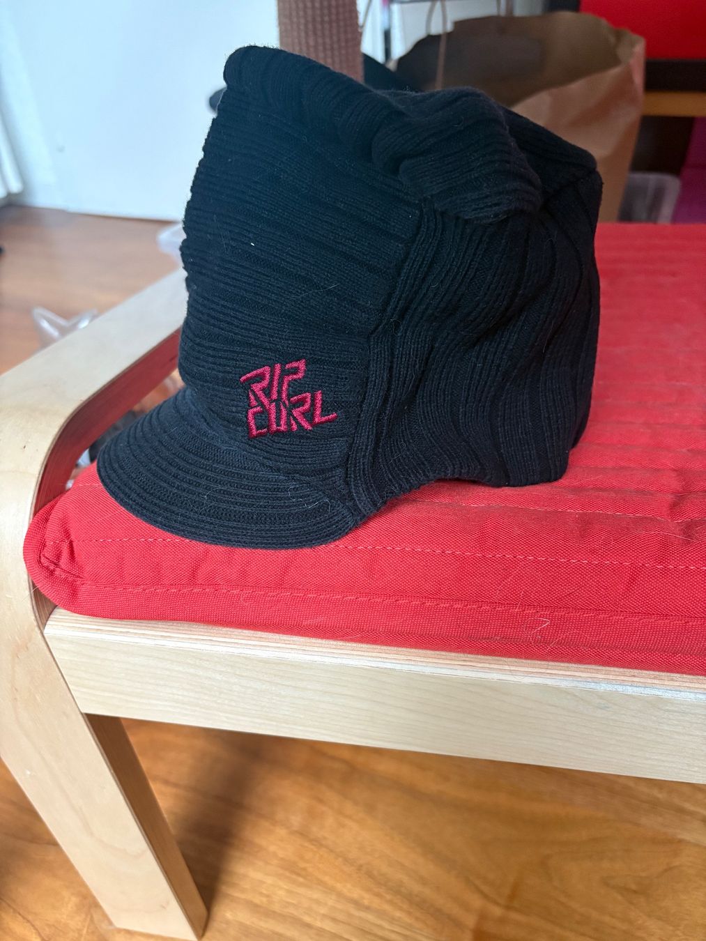 Rip Curl Copricapi, berretti & cappellini: Bonnet Rip Curl noir – Usato da Lausanne venduto da milou201619