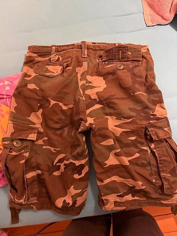 Pantaloni: Camo Shorts – Usato da Safnern venduto da Avalona_07 1