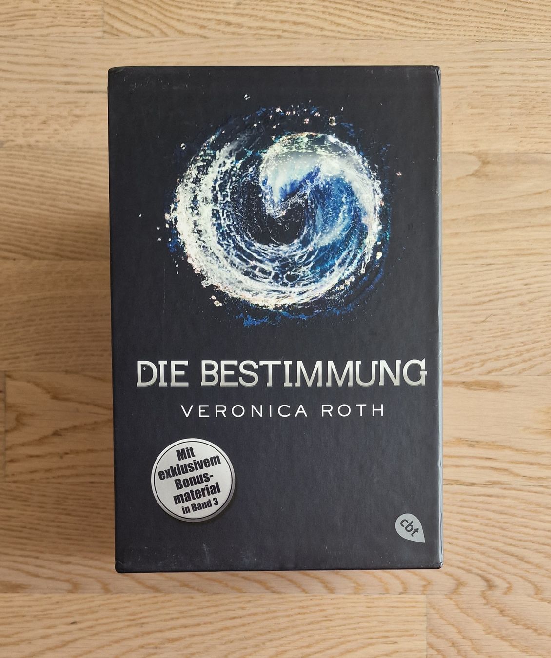 Libri: Die Bestimmung: Bände 1 - 3 im Schuber - Veronica Roth – Usato da Birsfelden venduto da Dealgoenner24 2