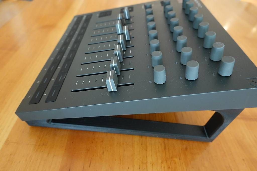 Instruments de musique: Novation Launch Control XL 3 - DWA-Controller - neuwertig! – D'occasion à Ortschwaben par Hephaistos01 1
