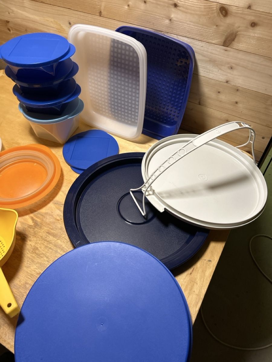 Tupperware Contenitori & Simili: Lot de boîtes Tupperware – Usato da Corcelles NE venduto da Avossouhaits 1