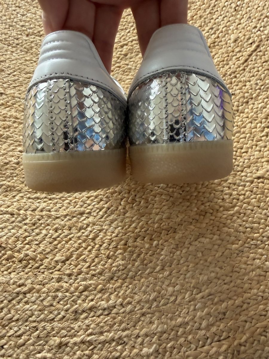 Damenschuhe: Adidas Samba Damen Sneaker Silber – Gebraucht aus Alosen von .AMEA. 4