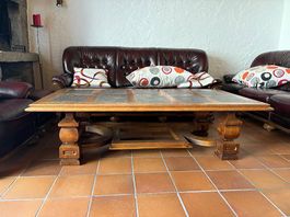 Extravaganter Salontisch massiv Holz - Unikat
