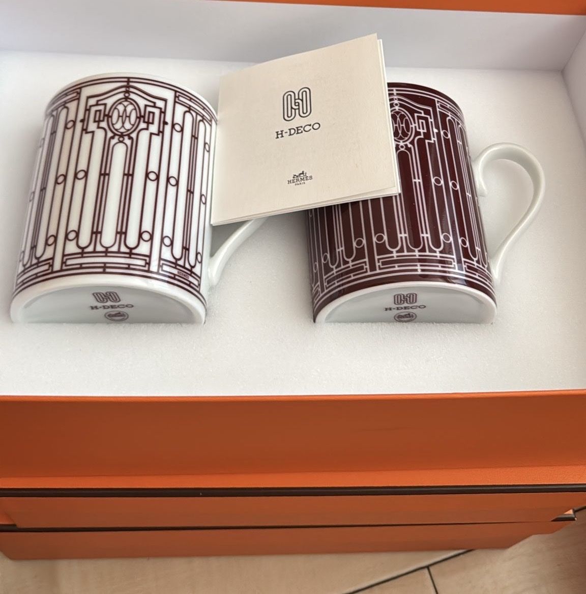 Hermès Geschirrsets: Hermes H deco cups set neu – Neu und originalverpackt aus Kilchberg ZH von cruella