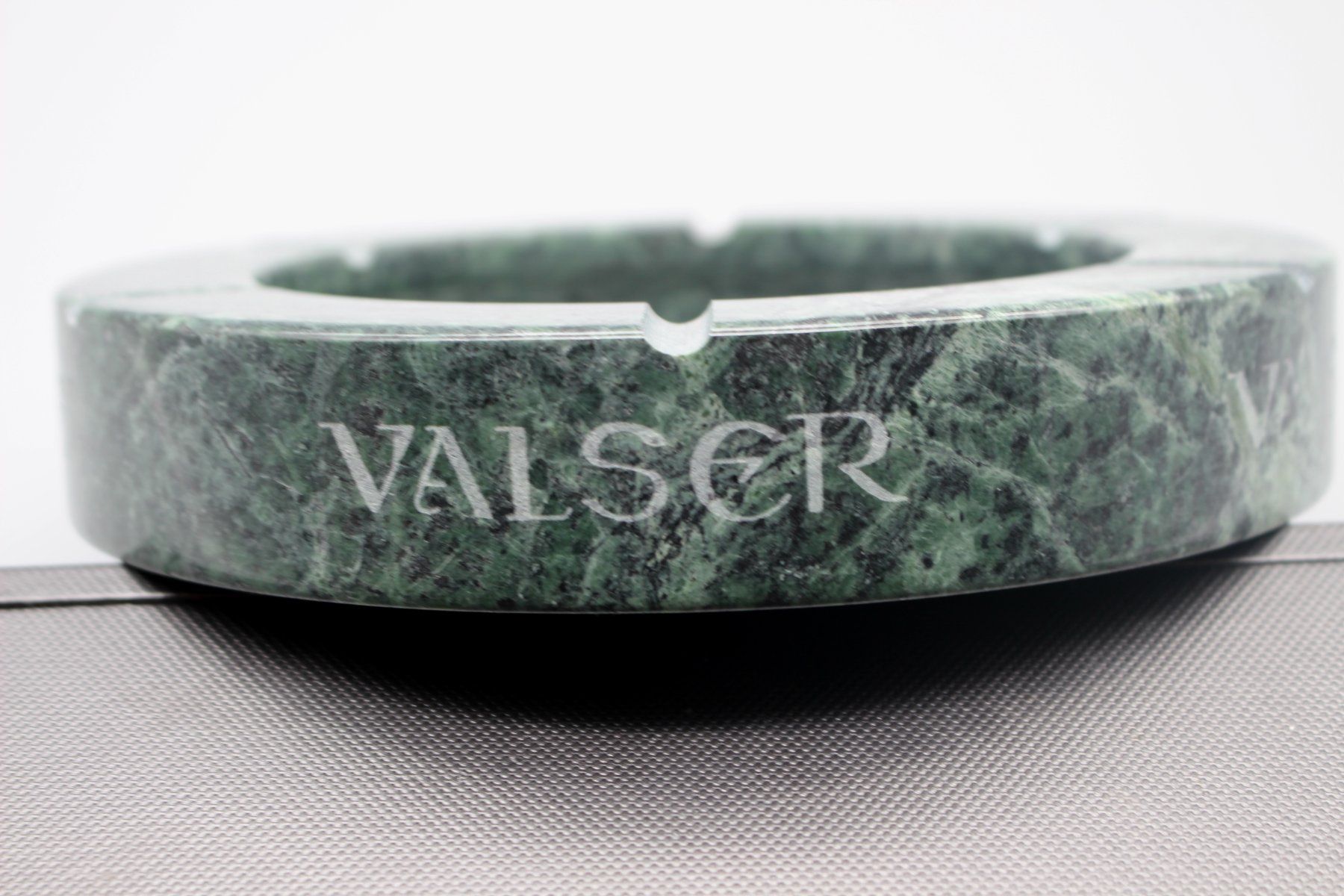 Aschenbecher: Aschenbecher Valser Granit Neu – Gebraucht aus Bruettisellen von Collector_Store 3