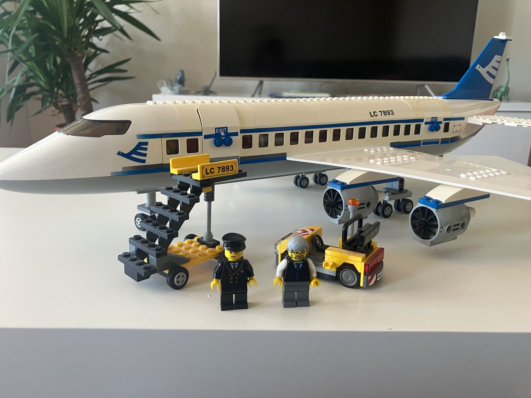 Lego Giocattoli: Lego Set 7893 – Passagierflugzeug – Usato da Basel venduto da bas_c922 1