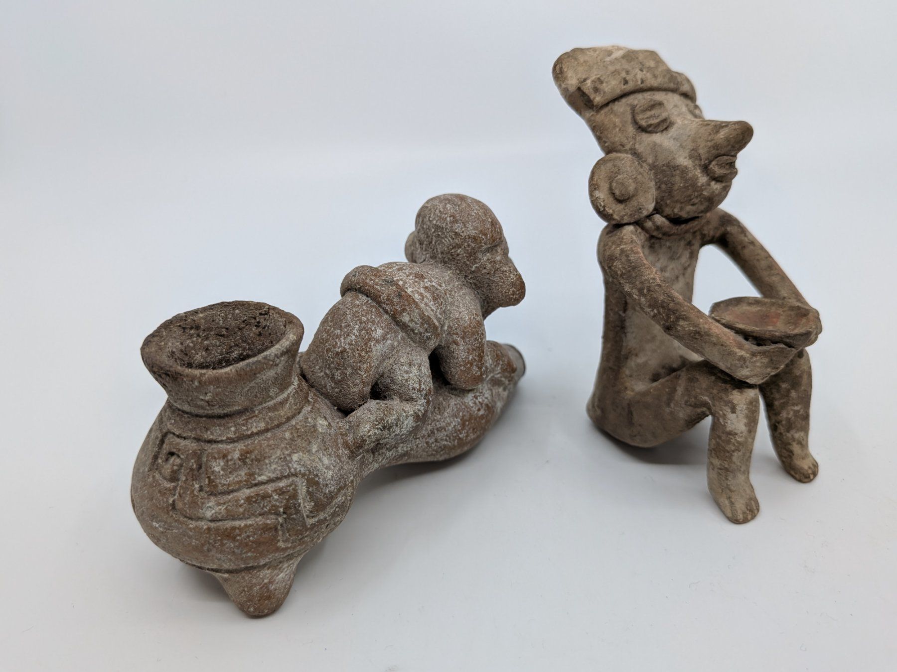 Skulpturen & Statuen: 2 südamerikanische Tonfiguren – Gebraucht aus Emmen von magelan