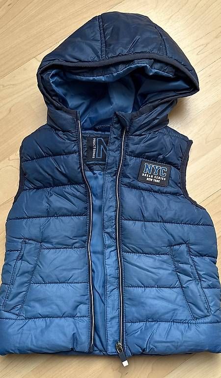 Sonstige Jungenkleidung: Steppweste / Gilet Gr. 98 – Gebraucht aus Wichtrach von coco-g
