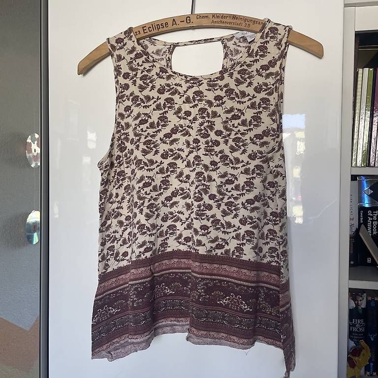Top: Tanktop xs – Usato da Itingen venduto da alexasoldie