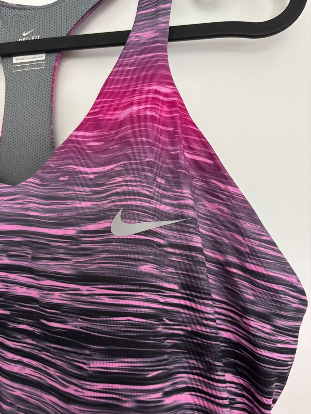 Nike T-shirt: Sportshirt Nike – Usato da Büsserach venduto da vimeco.43 1