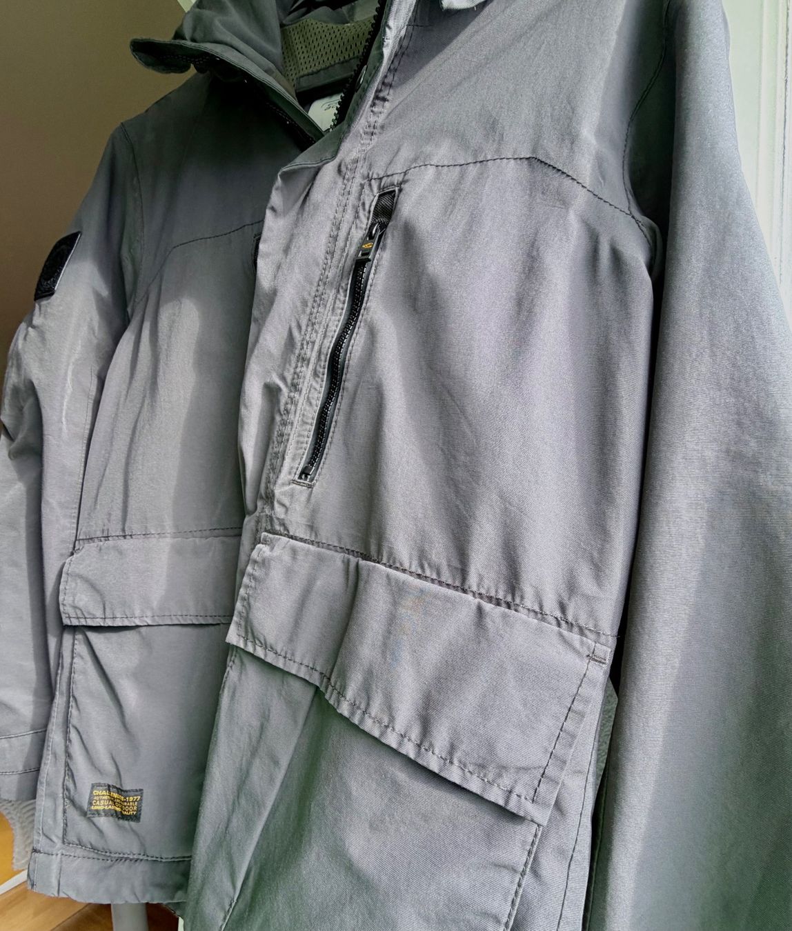 Camel Jacken: Coupe-vent Camel Active gris anthracite Taille 50 – Gebraucht aus Lucens von gardur 1