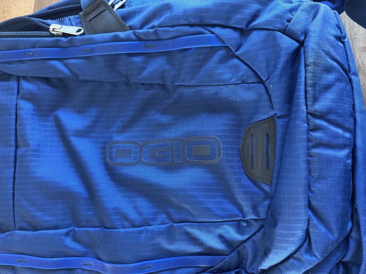 Ogio Zaini: OGIO Rucksack blau – Usato da Wettingen venduto da VF1993 9