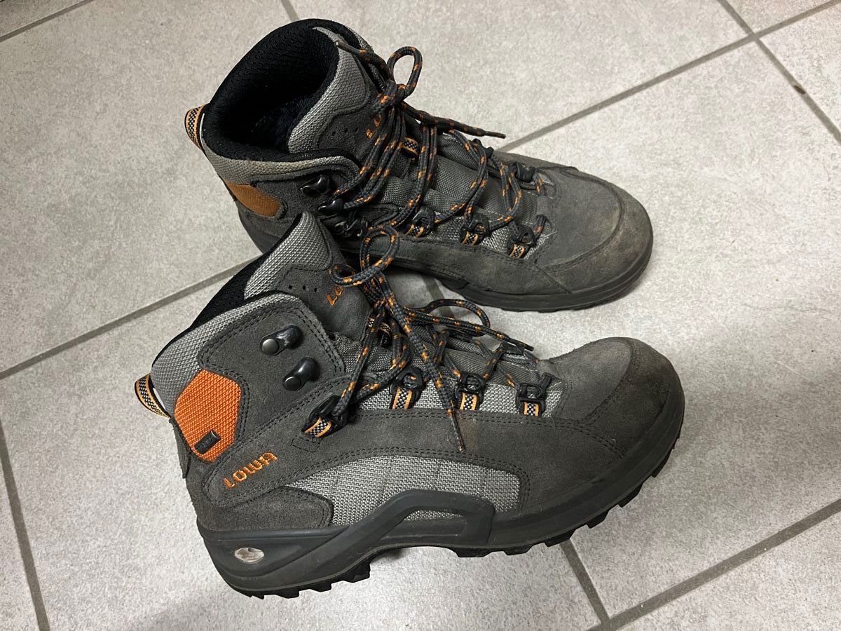 Herrenschuhe: LOWA Goretex Wanderschuh Grösse 39 – Gebraucht aus Reichenburg von Braz13