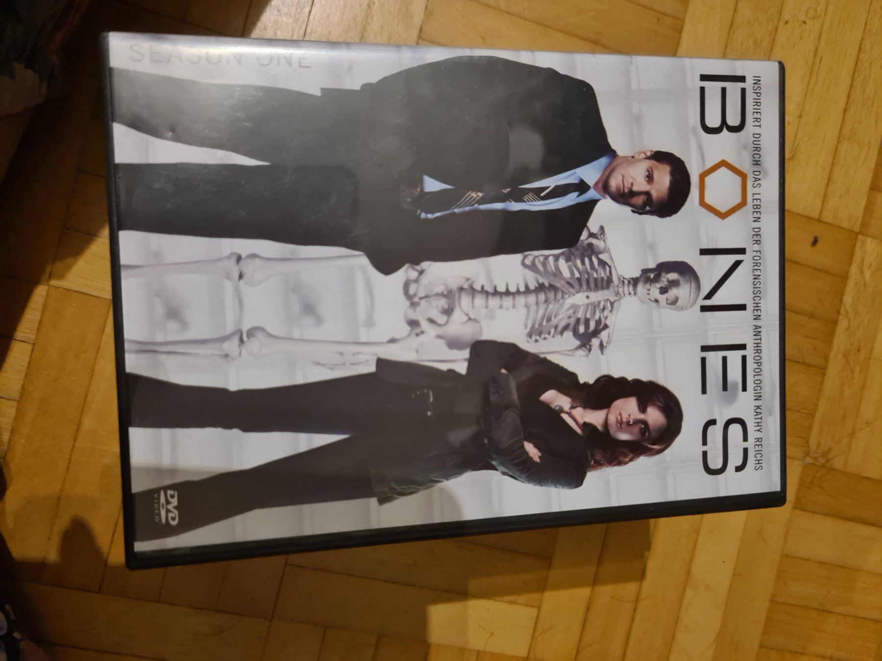 Tutti i DVDs: Bones Staffel 1-3 – Usato da Brüttisellen venduto da Miralaurea