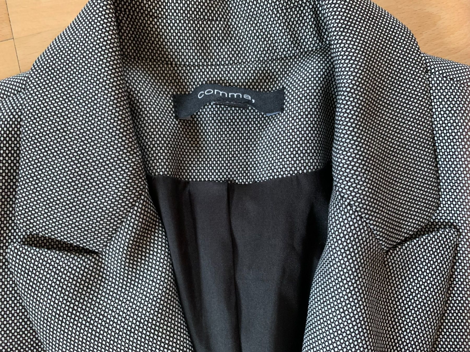 Comma Jacken: Comma Damen Blazer, Gr. 32, Schwarz/Weiss – Gebraucht aus Worb von farben20zauber
