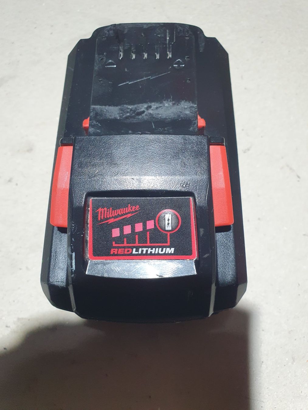 Milwaukee Akku 18V 12 Ah Gebraucht (Gebraucht) in Reutigen für CHF 100 ...