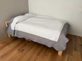 Bettgestell+Matratze 140x200cm | 250.-  statt 500.- Neupreis