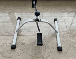 Mini-Heimtrainer für Beine & Arme ? neuwertig!