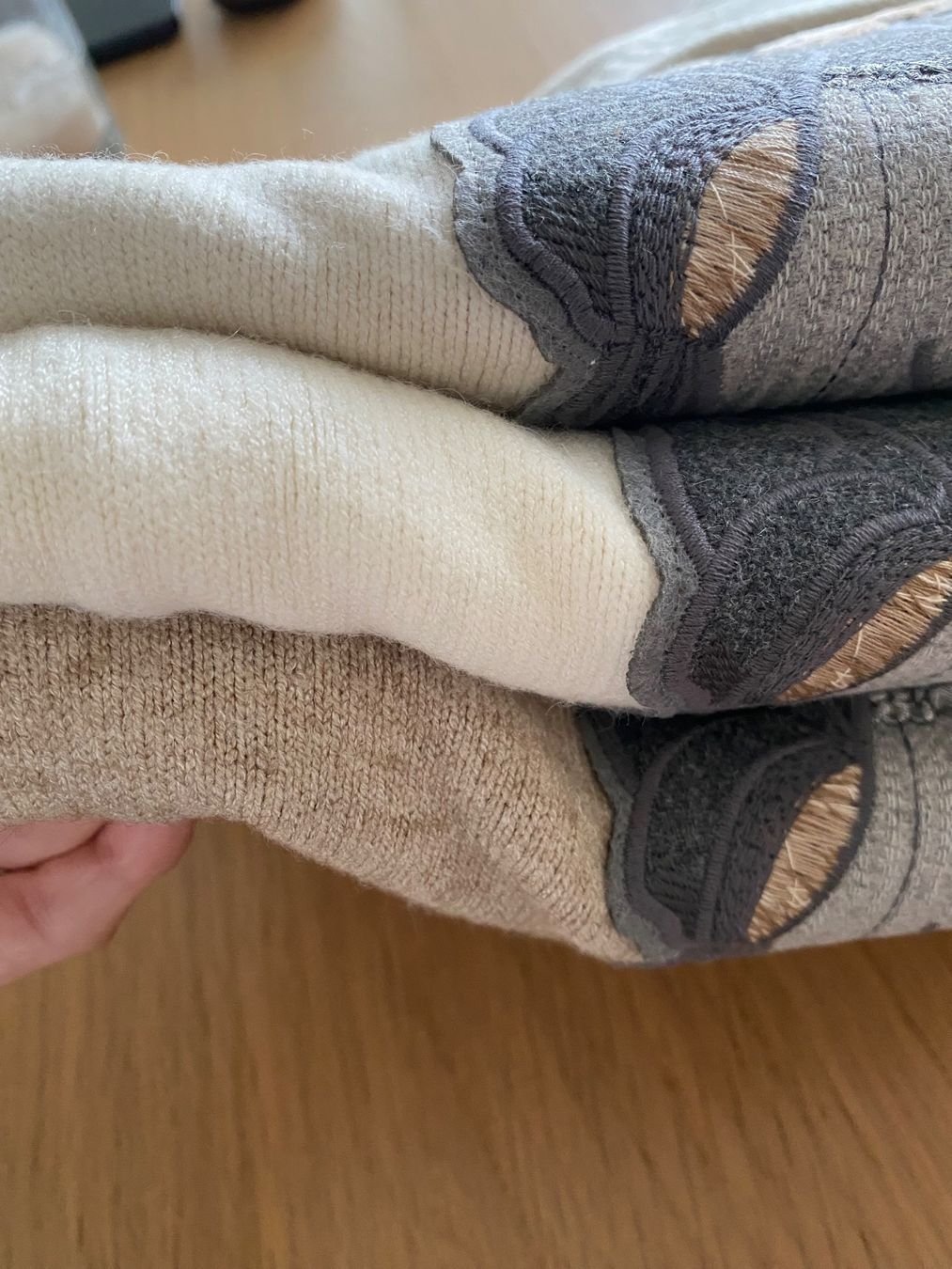 Pullover & Sweatshirts: Pullover – Neu und originalverpackt aus Emmen von mas_gw7t 1