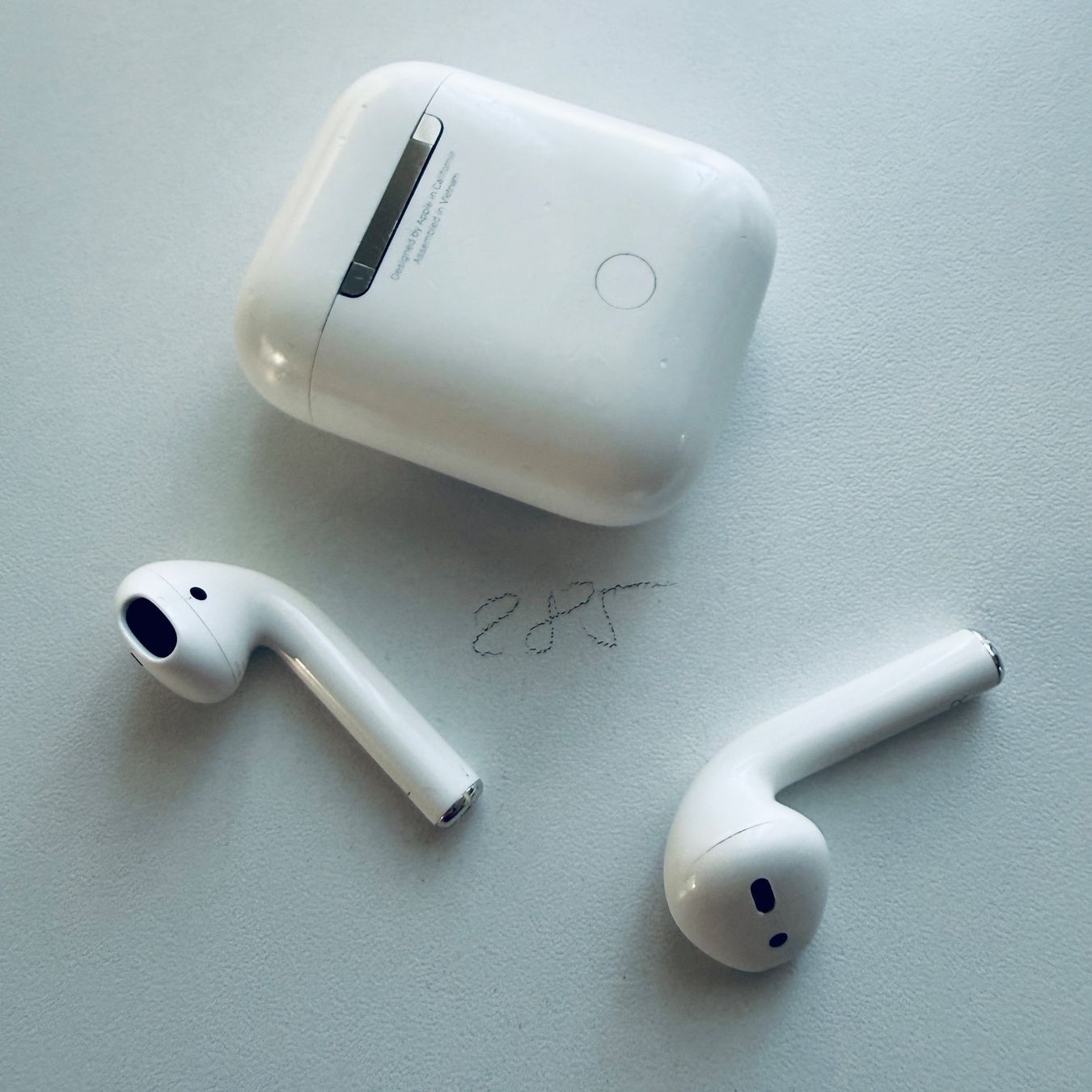Apple Cuffie: Original Apple AirPods 2 Gen. Wireless Kopfhörer & Case – Usato da Basel venduto da MY.AIRPODS.SHOP 5