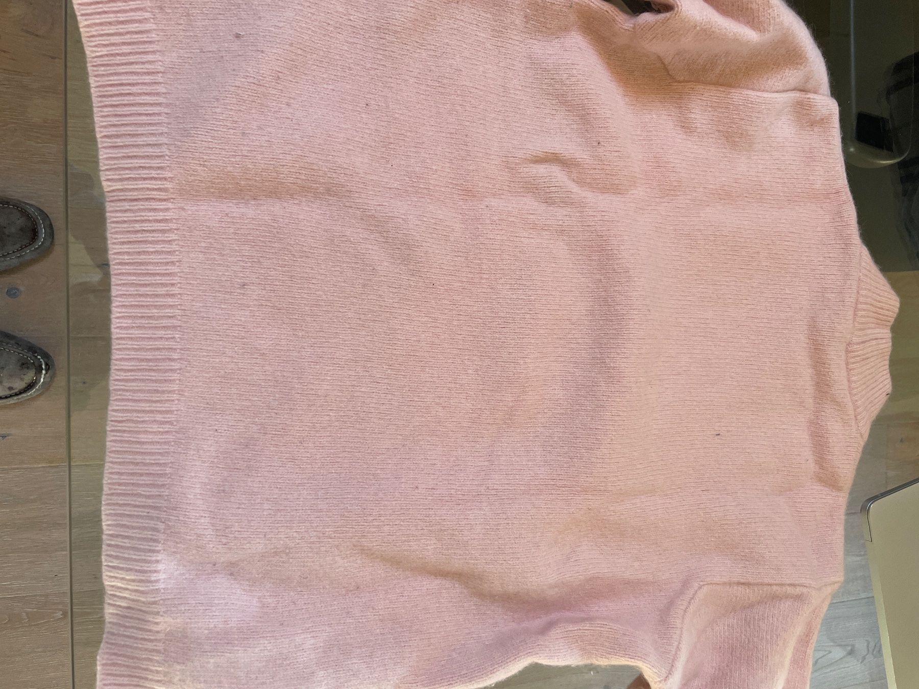 Pullover & Sweatshirts: Pull en laine rose avec motif – Gebraucht aus Gy von ros_h98s 2