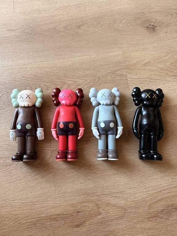 Figurines: Kaws  – D'occasion à Orbe par nic_jvw2