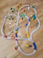 Grosses Holzeisenbahn-Set für BRIO mit Zug & Brücke