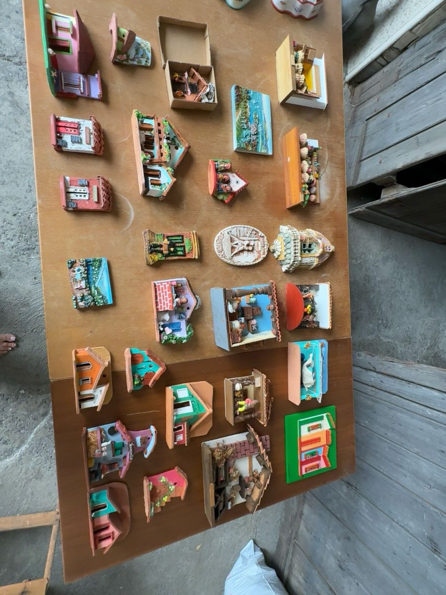 Tutte le decorazioni: Sammlung handgefertigter Souvenir-Wandbilder  – Usato da Schafisheim venduto da Flawiia 2