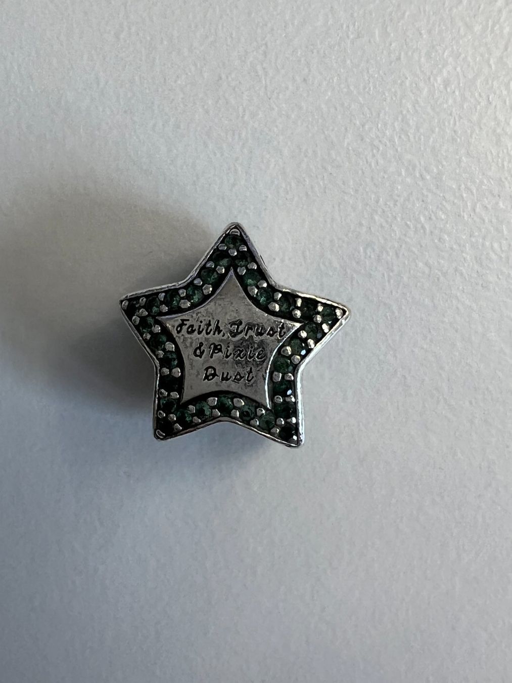 Pandora Ciondoli: Pandora Disney Tinkerbell Star Charm – Usato da Klosters venduto da jasmin-91 1