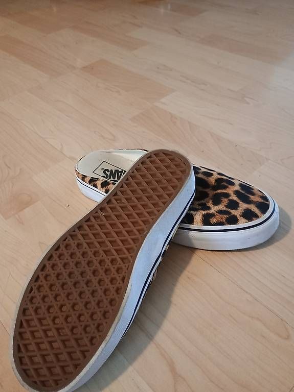 Vans Damenschuhe: Vans Leoprint Gr.38 – Gebraucht aus steffisburg von Numbus 1
