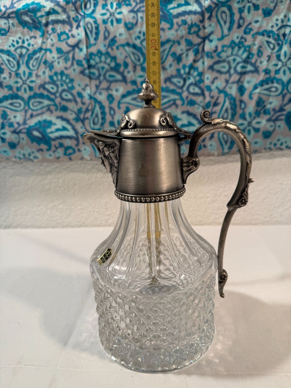 Caraffe: Dekorative Glaskaraffe mit verziertem Metalldeckel – Usato da Zollikerberg venduto da lin_yc2n 1