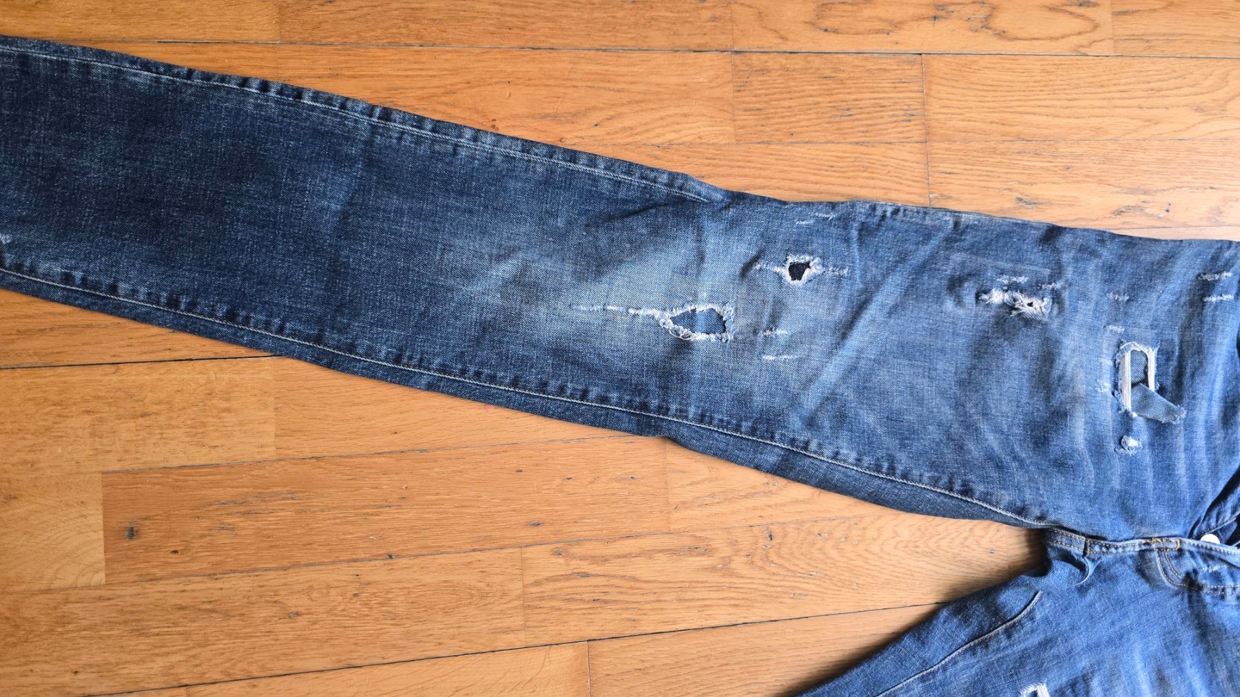 Dsquared2 Jeans: Dsquared2 Jeans – Gebraucht aus Emmenbrücke von meu_2j8p 1