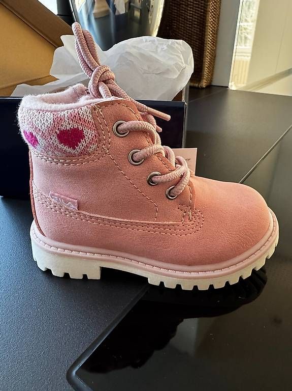 Scarpe per ragazze: Mädchen Boots Fila, Grösse 21 – Usato da Langenthal venduto da InteriorN