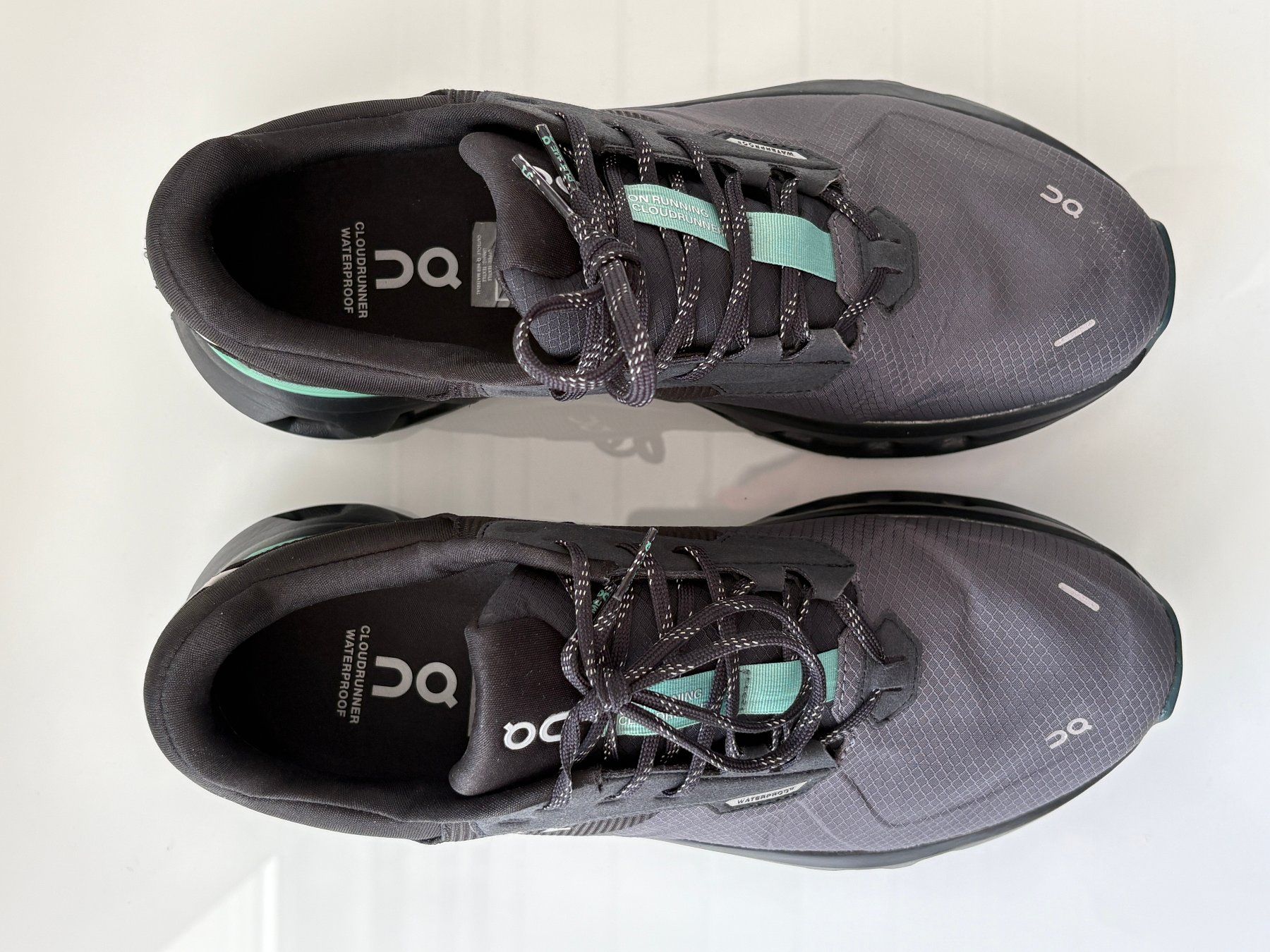 On Chaussures hommes: ON Herren Laufschuh CLOUDRUNNER – Neuf (Voir description) à Winden par art_p7v6 1